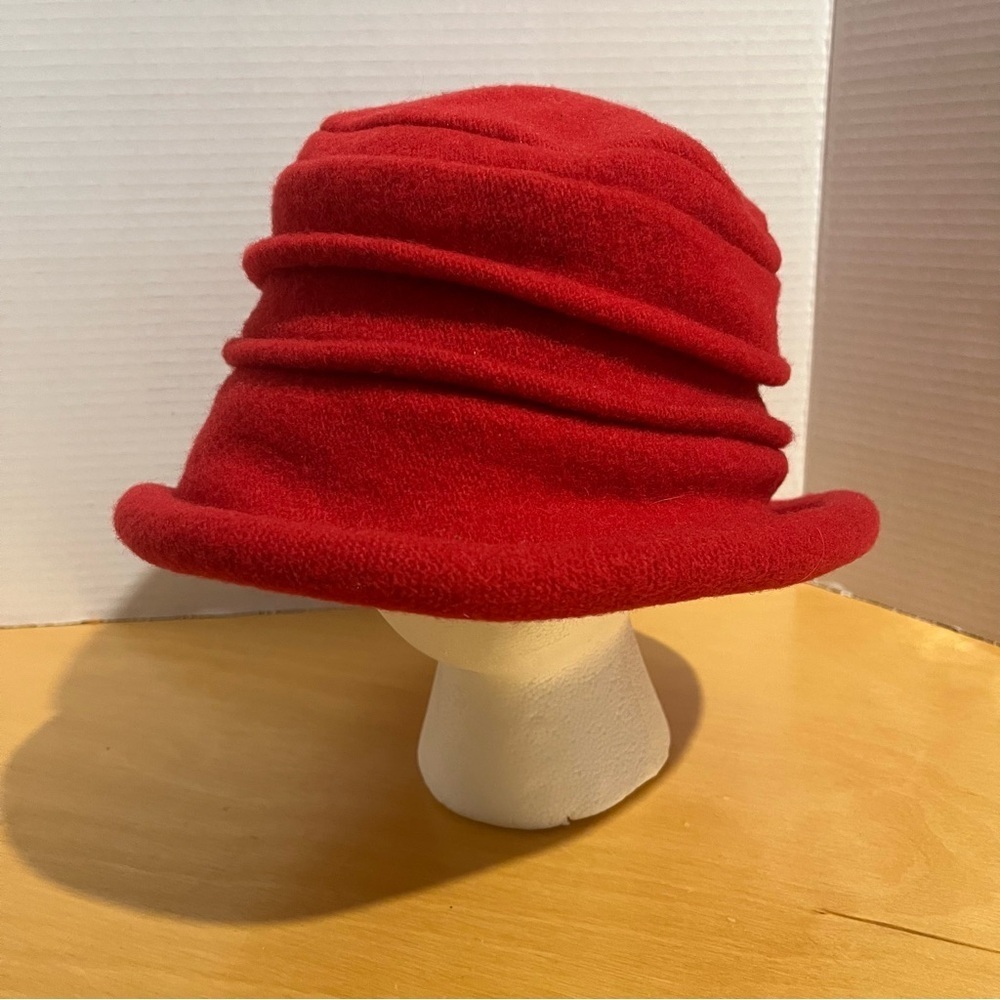 Vtg Scala Womens One Size Hat Red 100% Wool Felt 3D Cloche Bucket CHIC